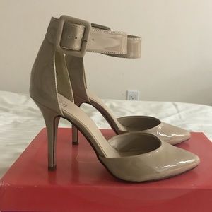 My Delicious Shoes Patent Nude Pumps ankle strap